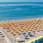 شقة Inviting Close To The In غرادو