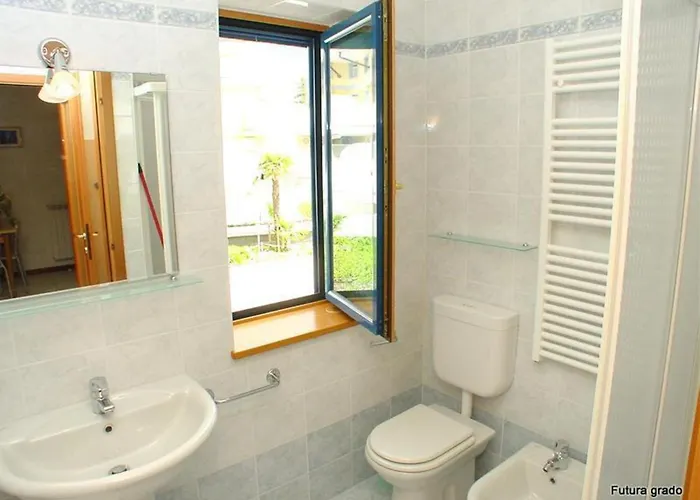 Inviting Close To The In *