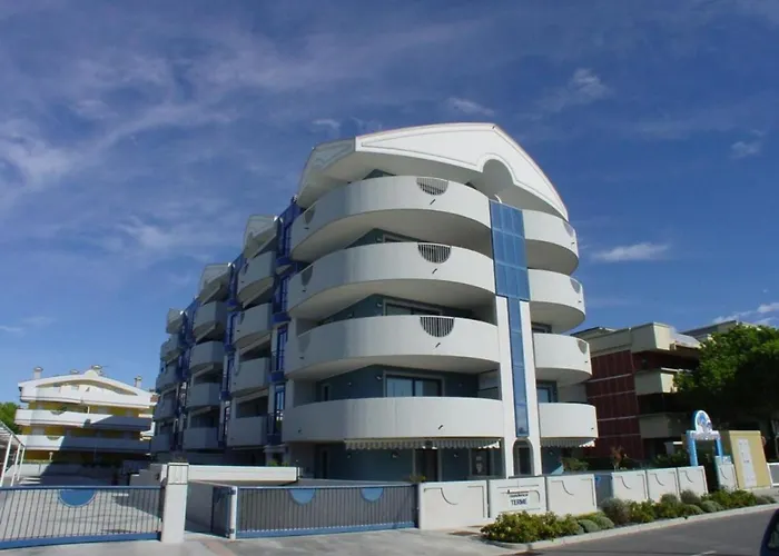 Inviting Close To The In